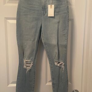 Brand new Good American Light Blue Cropped Jeans